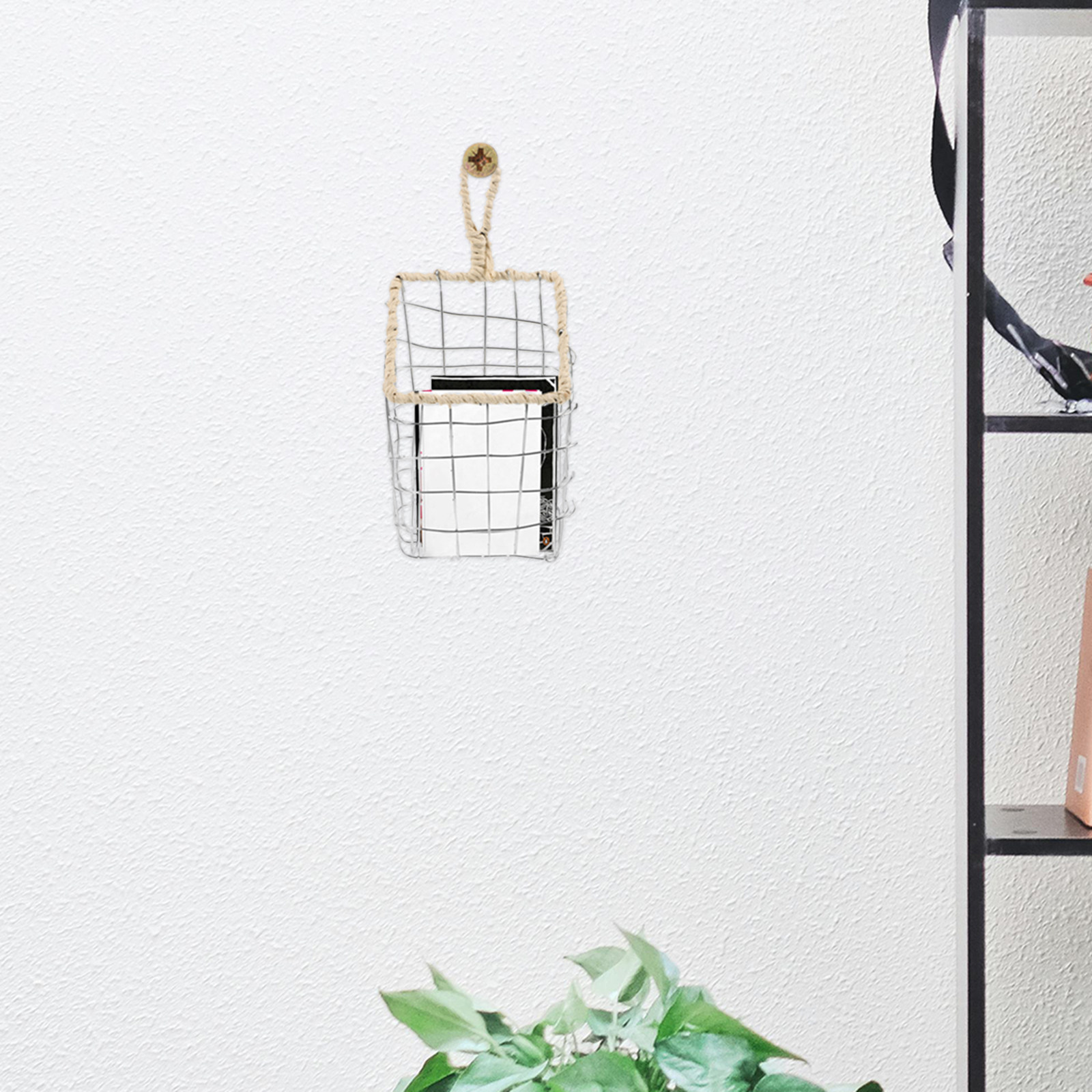Wall Mounted Iron Book Holder  - Magazine Holder Rack 评论和价格